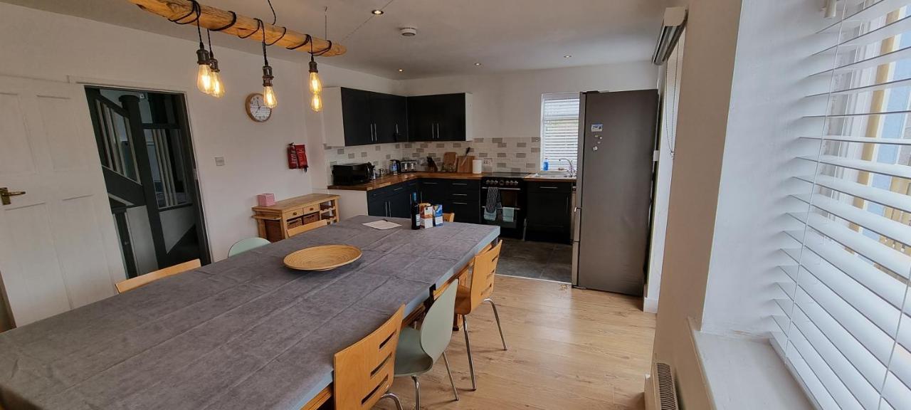 Hidden Gem Near The Beach With Pool Table New Quay Exteriér fotografie